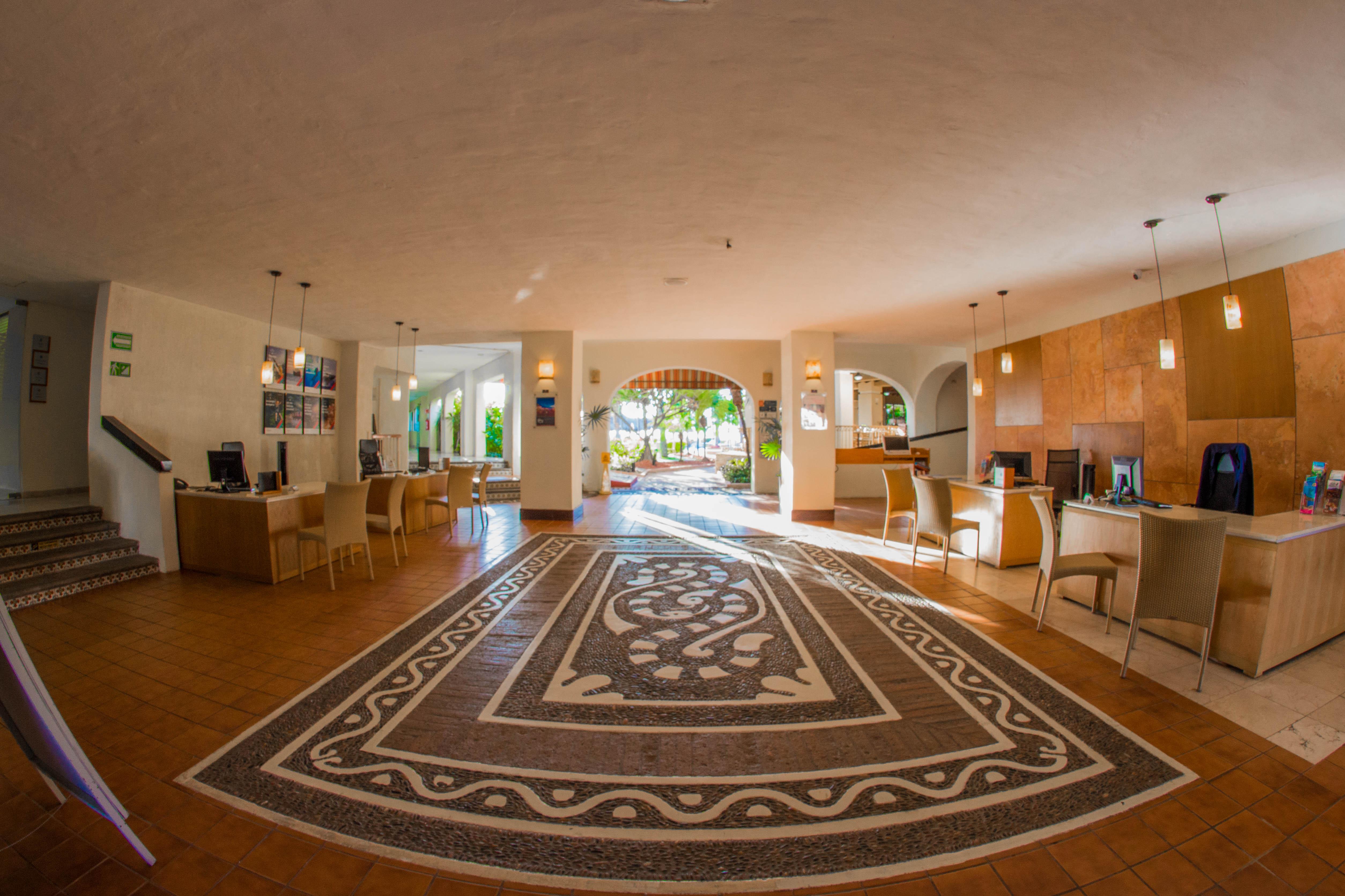 Plaza Pelicanos Grand Beach Resort All Inclusive Пуэрто-Вальярта Экстерьер фото