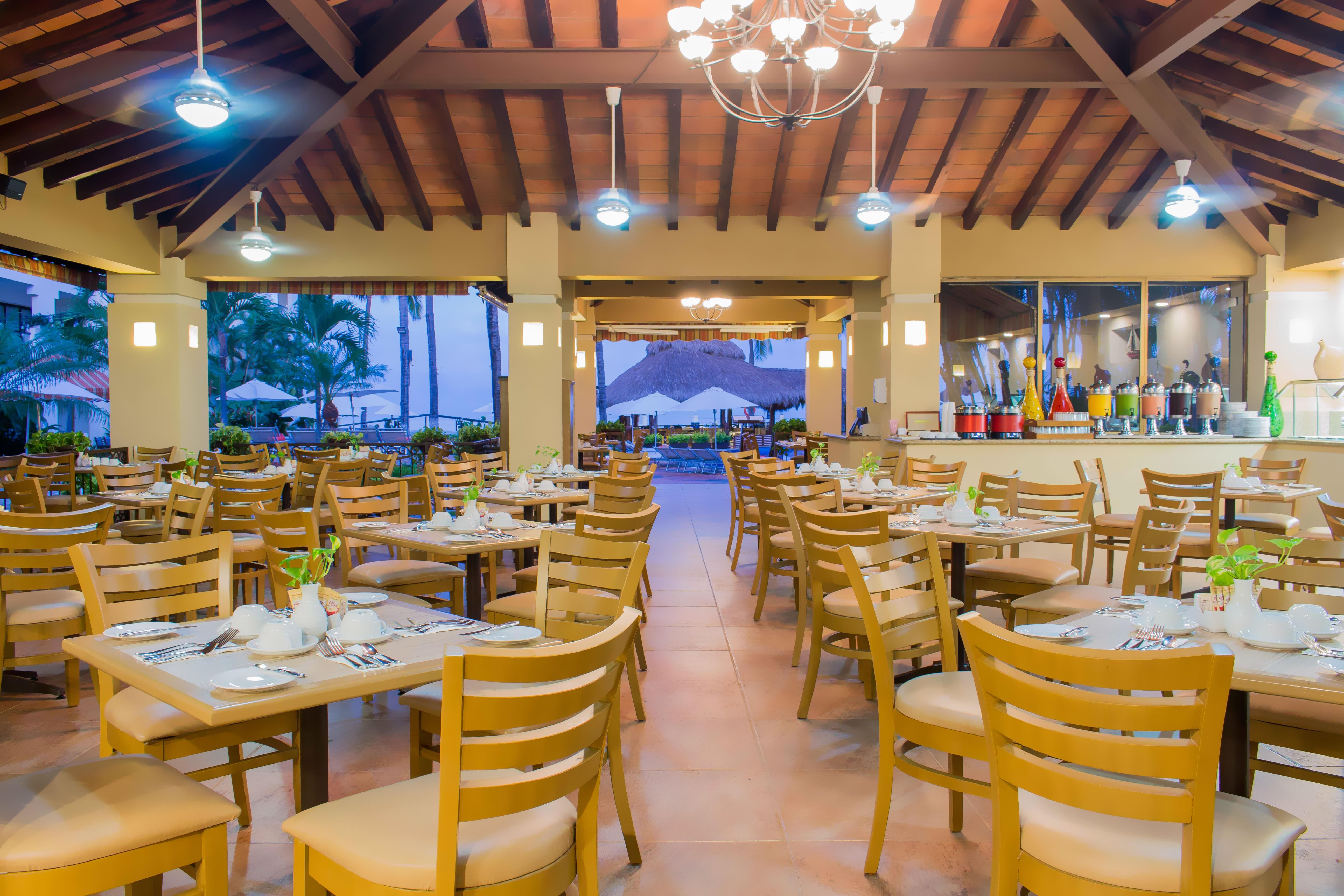 Plaza Pelicanos Grand Beach Resort All Inclusive Пуэрто-Вальярта Экстерьер фото