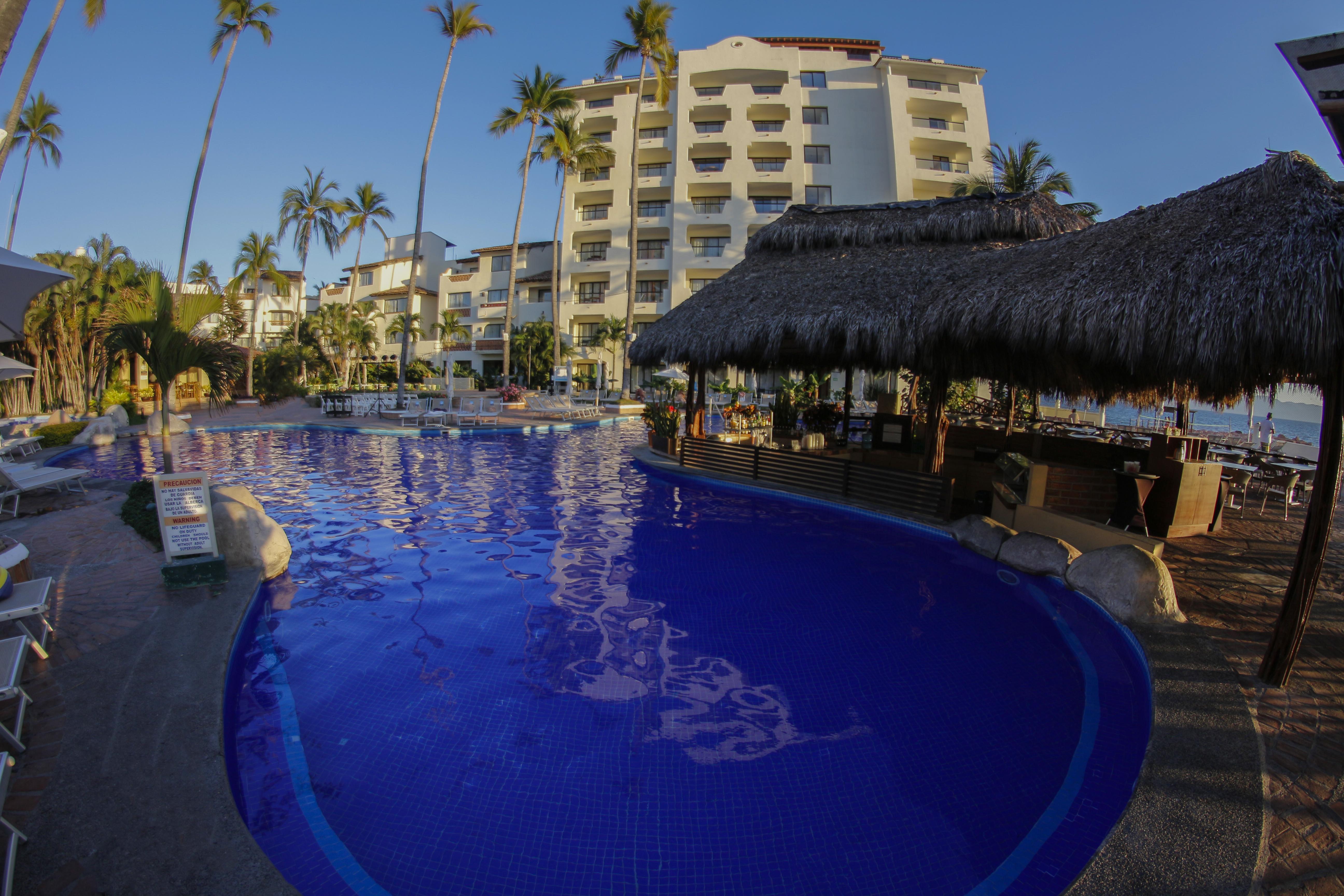 Plaza Pelicanos Grand Beach Resort All Inclusive Пуэрто-Вальярта Экстерьер фото
