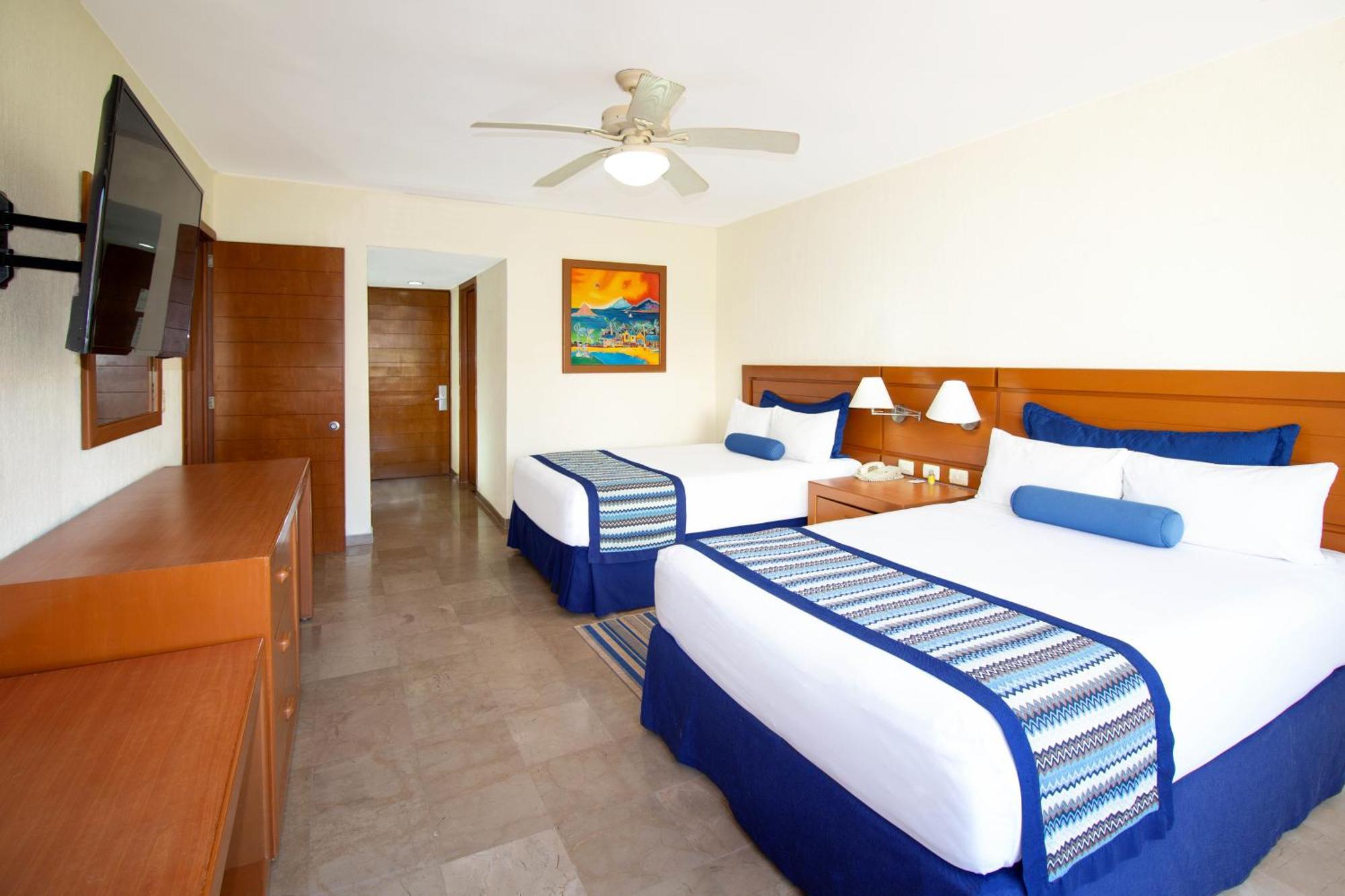 Plaza Pelicanos Grand Beach Resort All Inclusive Пуэрто-Вальярта Экстерьер фото