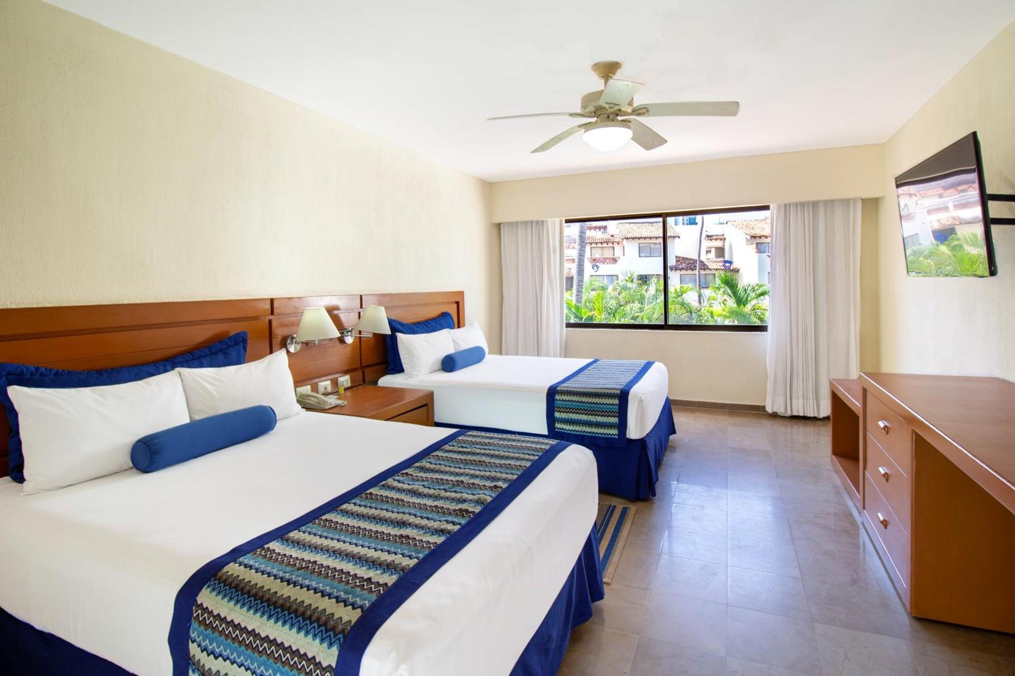 Plaza Pelicanos Grand Beach Resort All Inclusive Пуэрто-Вальярта Экстерьер фото