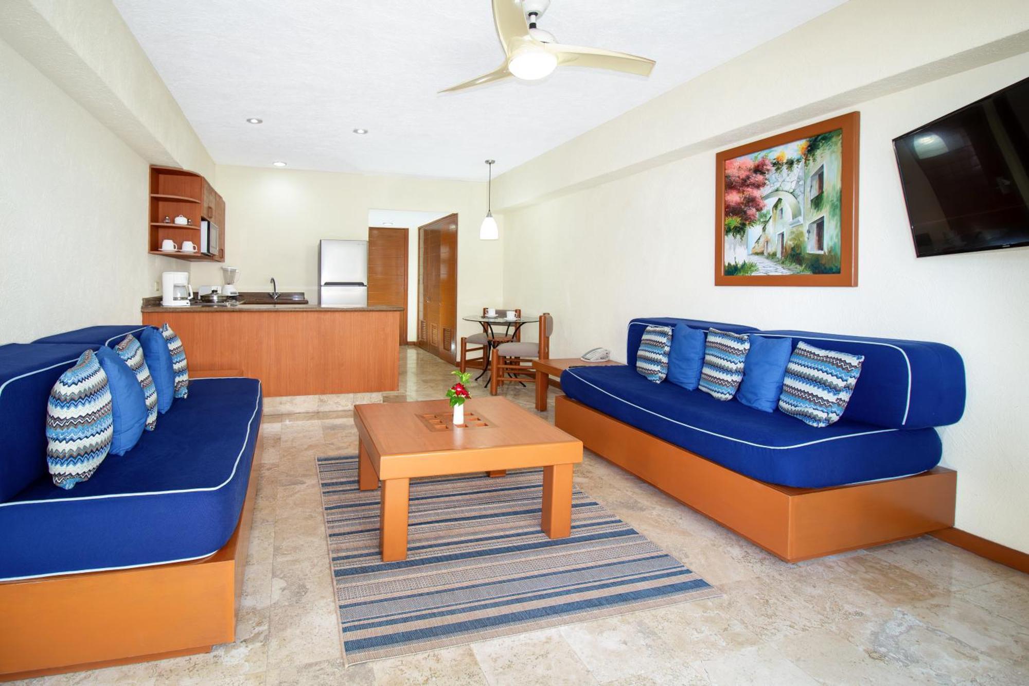 Plaza Pelicanos Grand Beach Resort All Inclusive Пуэрто-Вальярта Экстерьер фото