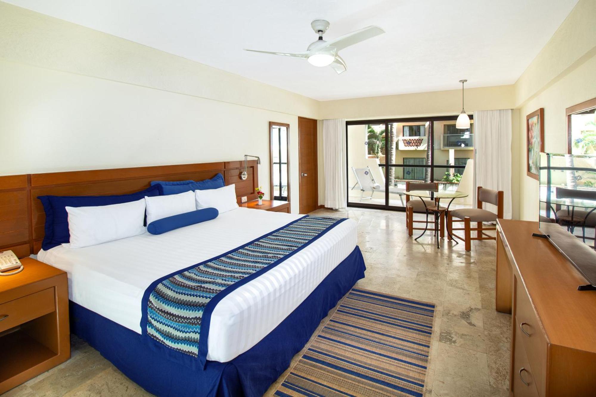 Plaza Pelicanos Grand Beach Resort All Inclusive Пуэрто-Вальярта Экстерьер фото