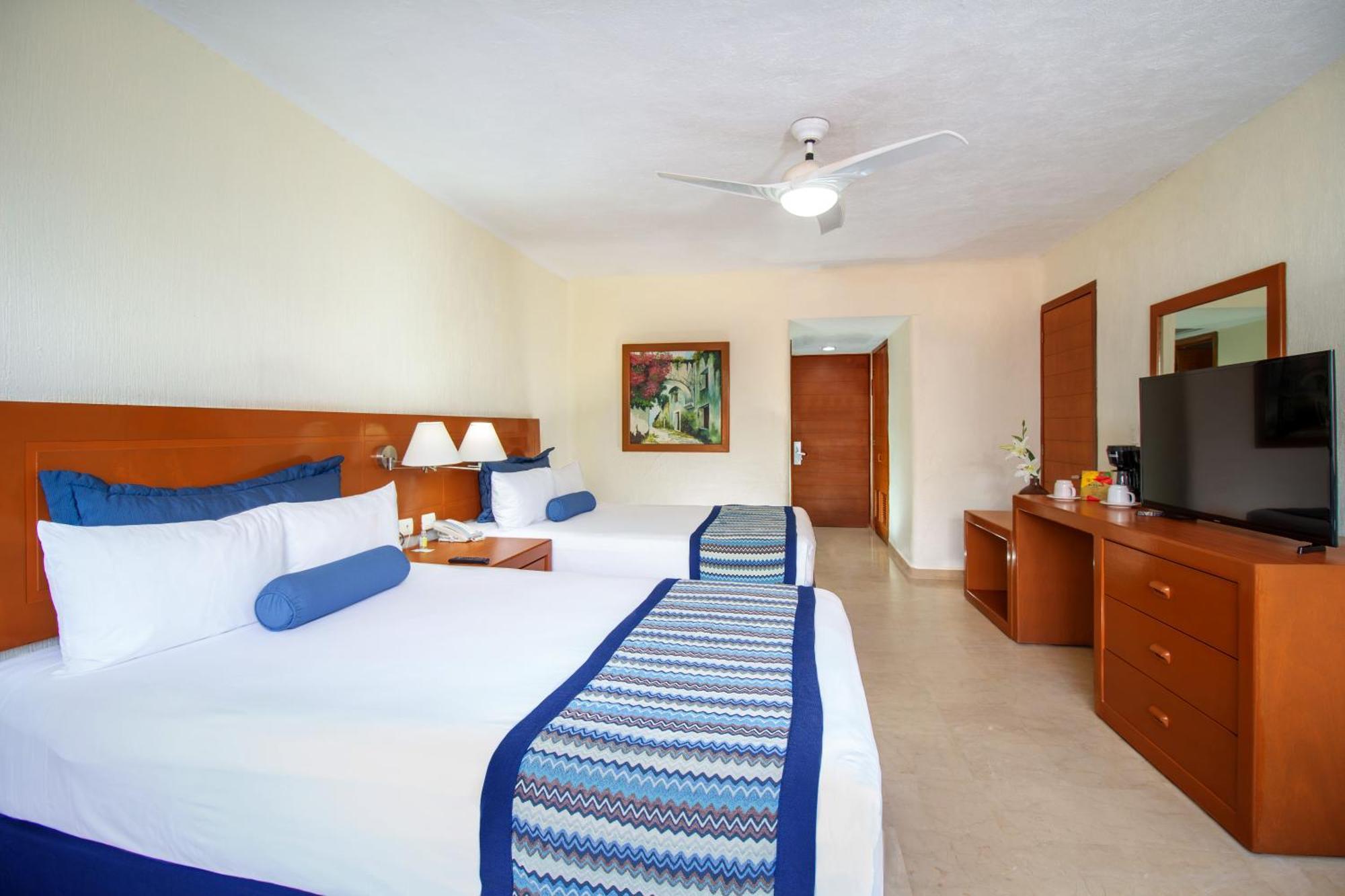 Plaza Pelicanos Grand Beach Resort All Inclusive Пуэрто-Вальярта Экстерьер фото