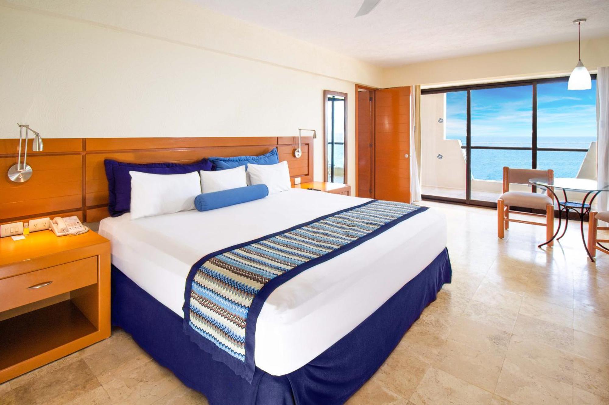 Plaza Pelicanos Grand Beach Resort All Inclusive Пуэрто-Вальярта Экстерьер фото