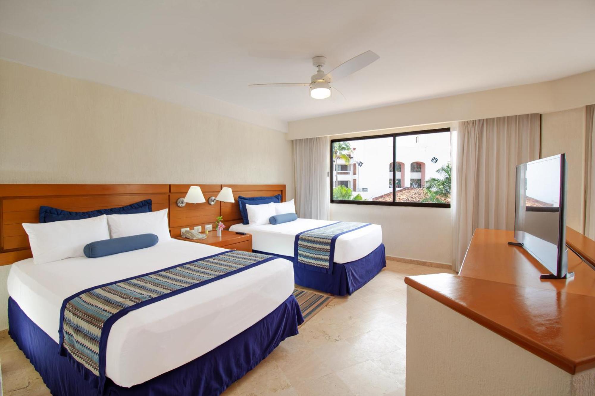 Plaza Pelicanos Grand Beach Resort All Inclusive Пуэрто-Вальярта Экстерьер фото